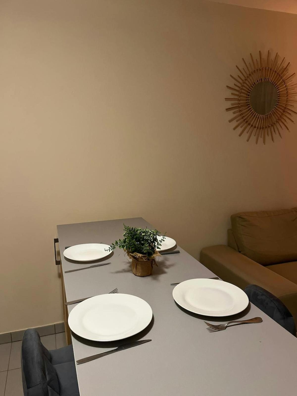 4 Personnes - Terrasse - Proche Port - Centre Ville - Gare - Tramway * Nizza