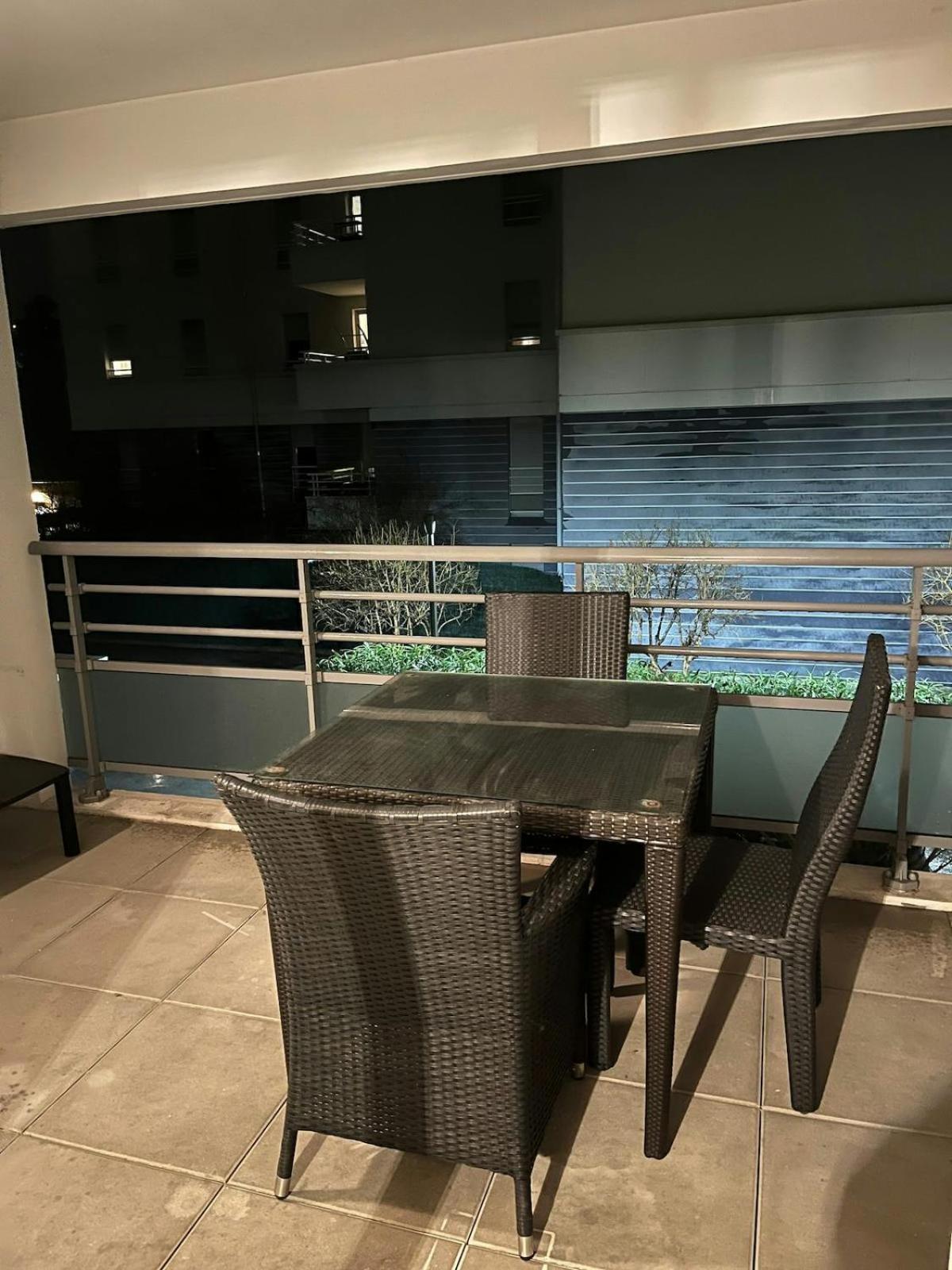 4 Personnes - Terrasse - Proche Port - Centre Ville - Gare - Tramway * Nizza